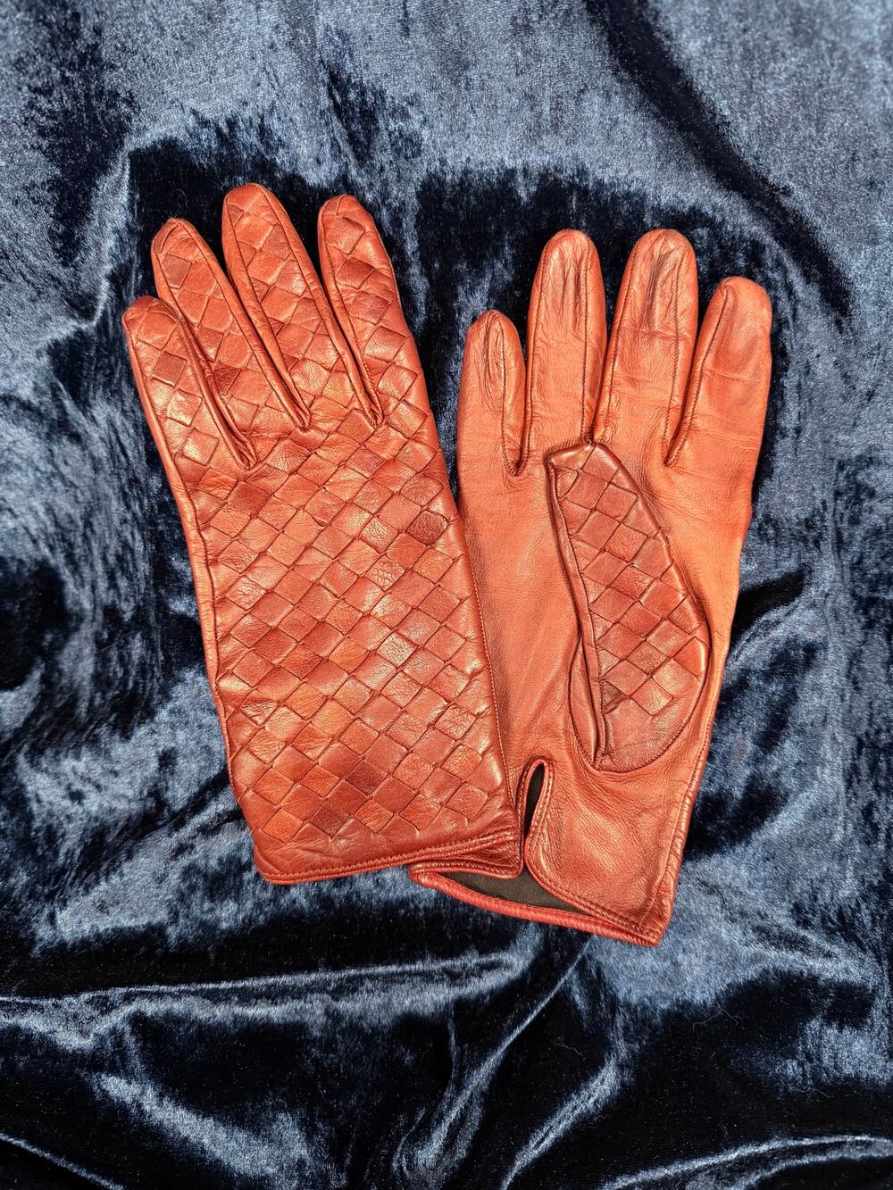 Vintage Intrecciato Brick Leather Gloves Silk Interior Size 7 1/8 Neiman Marcus